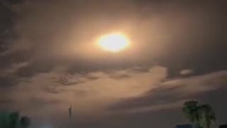 🔍💡 Sinais do Apocalipse: What Do You Think is Happening? | TheTruthAbove