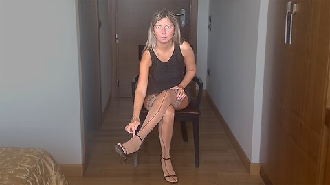 [4k] Laura in Veneziana transparents hold-ups with stripes Try-On