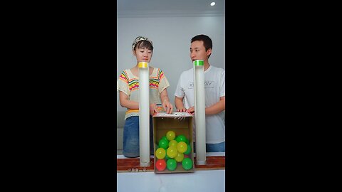 The secrets of the ball guessing game revealed! Mother and daughter play the guessing game challenge