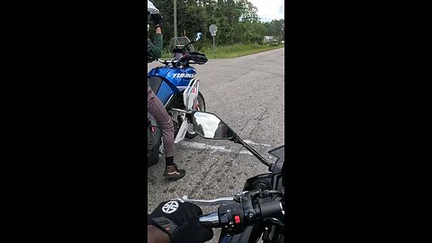 Throwback to when I met the famous @chasintacos on a random ride on back roads. Go follow my guy.