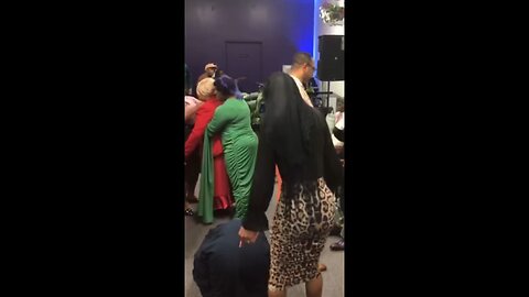 Tap for Jesus 💃🏽 #praisebreak