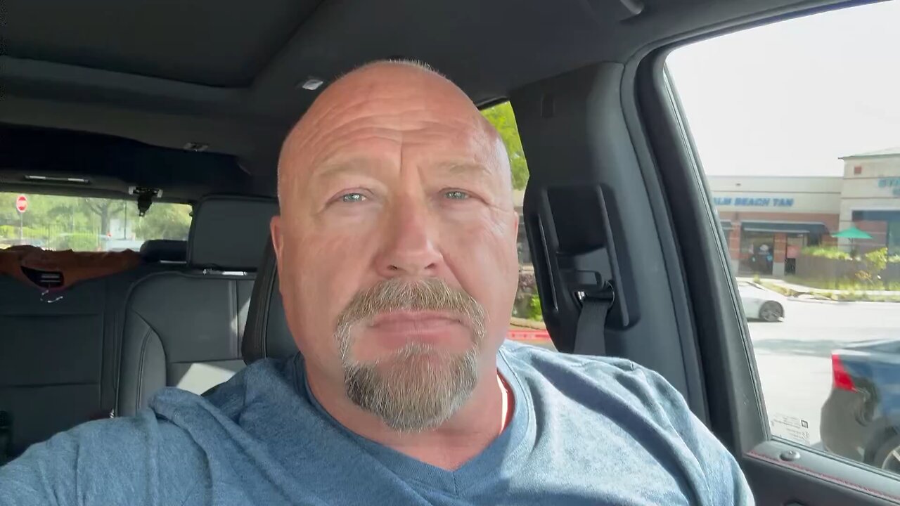 Alex Jones talks about Trump and warp speed vaccine program