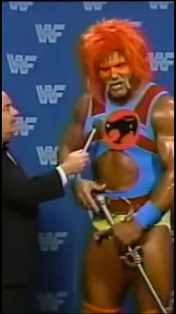 Hulk Hogan Lion-o cosplay