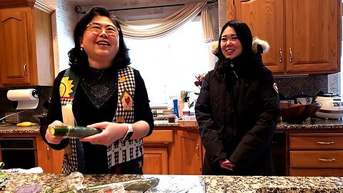 ExtraEmily Invites Her Mom To The ExtraEmily Award Show