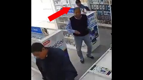 Banda de ancianos delincuentes roba una farmacia con una maniobra ingeniosa