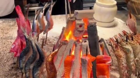 "🔥 Authentic Japanese Robatayaki Experience 🐟🍢"#Robatayaki #JapaneseCuisine #GrilledFish #Seafood