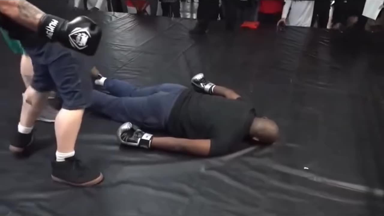 This ko Was Hard to Watch ⌚#boxing #boxingfight #knockout #ufc #box #fight #fighter #fighting