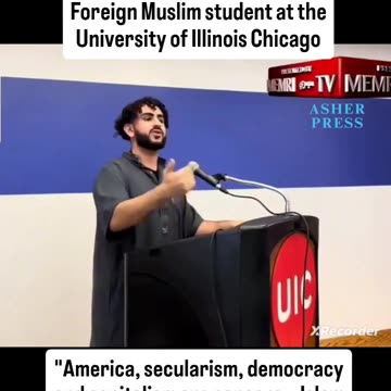 "America is the cancer!" Foreign Muslim student at the University of Illinois Chicago