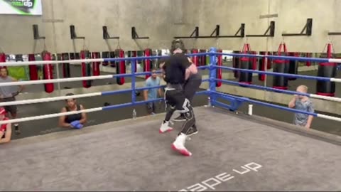 💥🥊 Undefeated Street Fighter Throws Down with 17-Year-Old Boxer! | FCN
