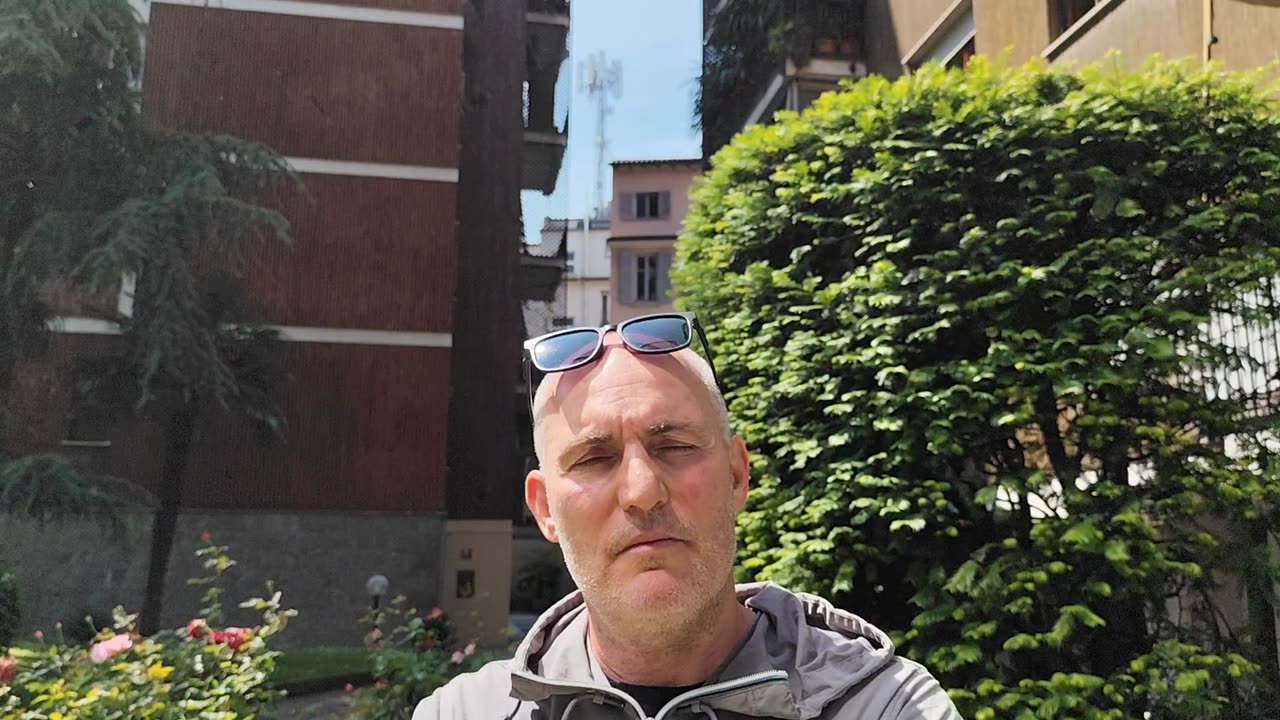 L'INIZIATIVA NO 5G ELETTROSMOG, A MILANO - Intervista a Cristiano - Gruppo Milano