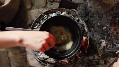 Fire Cooking - Authentic 1800s Chicken and Cornbread Part 1