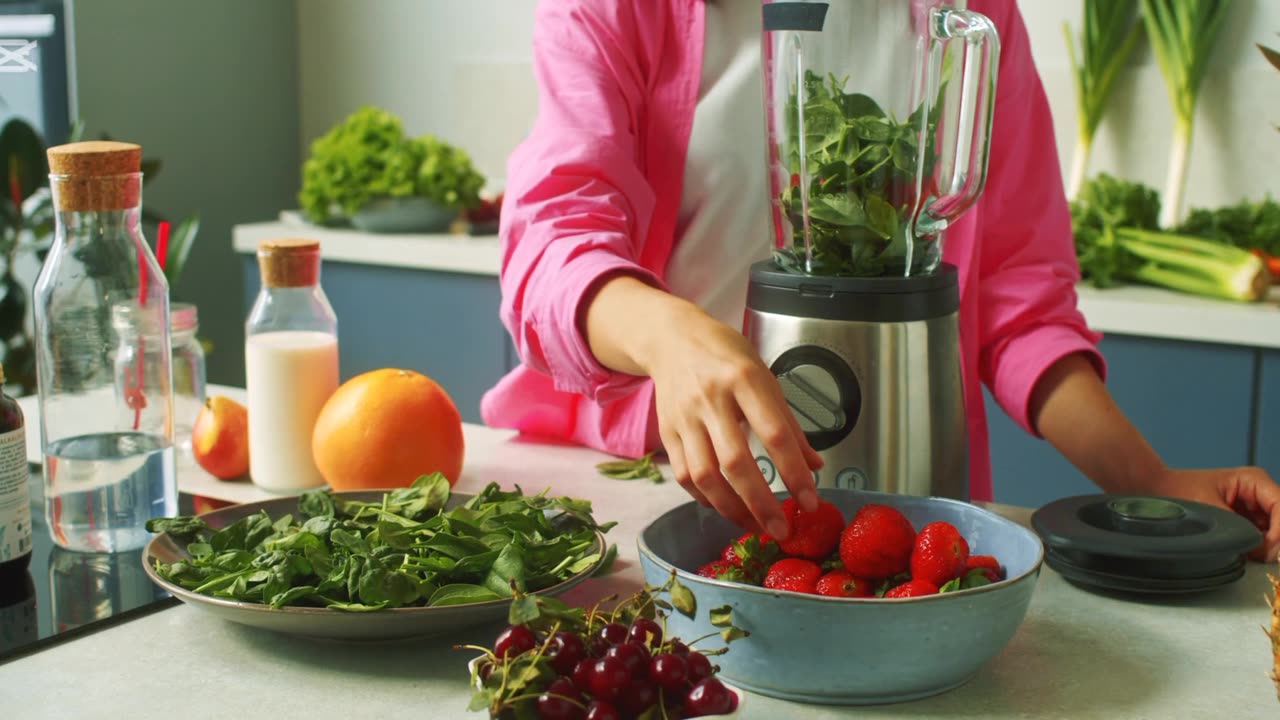 6 REASONS WHY YOU SHOULD EAT MORE SPINACH