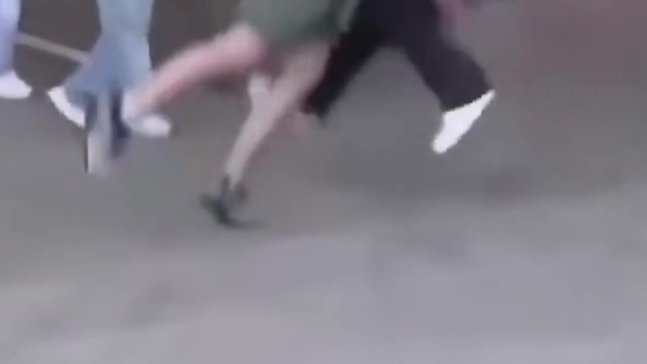 La Riot Civilian Tackle