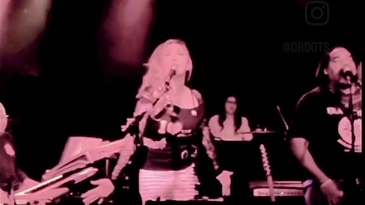 Ike Willis & Dr. Dot perform Valley Girl