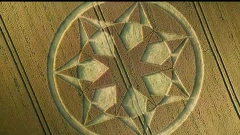 Crop Circle de 2024 en 4K Roman Road - Près de Marten, Wiltshire, Royaume-Uni, 23/07/2024