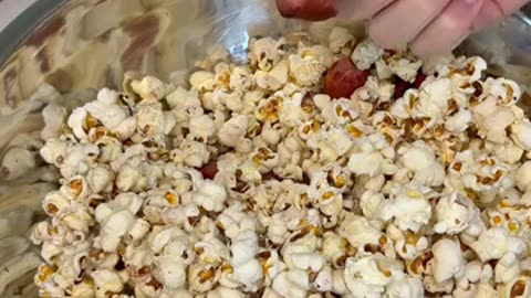Viral: Sausage popcorn from @SabrososTasty