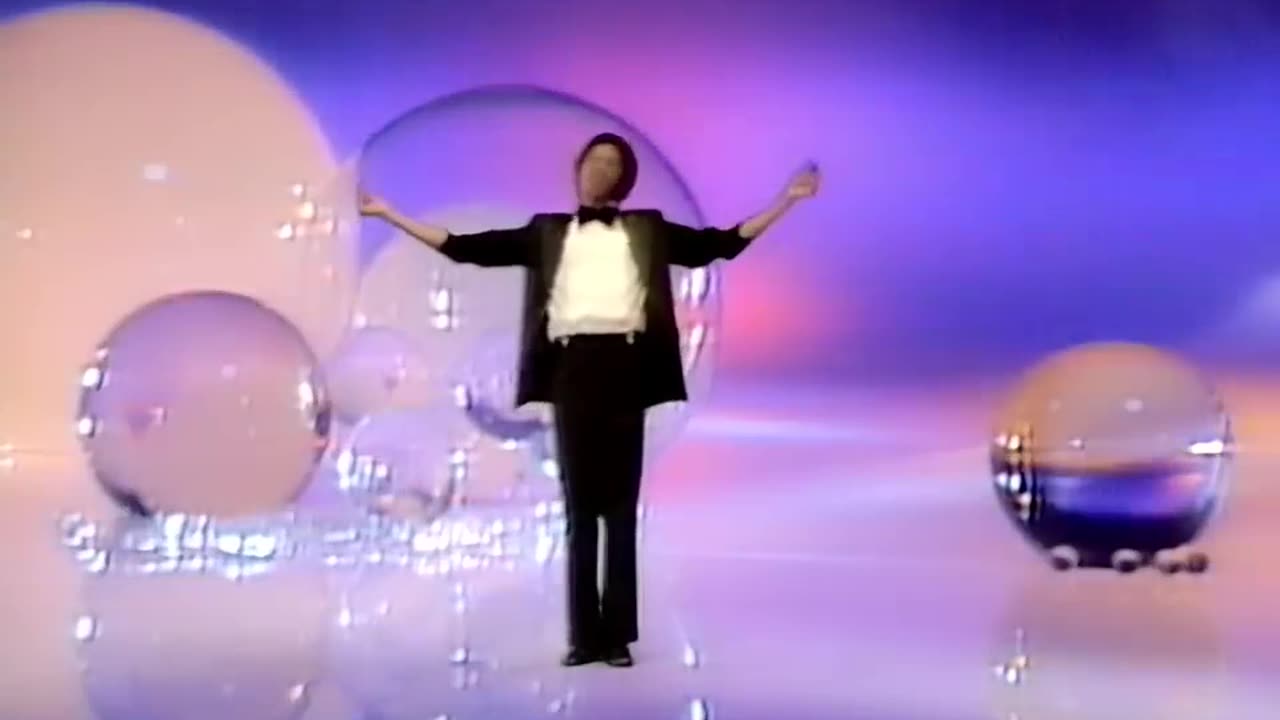 Michael Jackson - Don't Stop 'Til You Get Enough (Official Music Video)