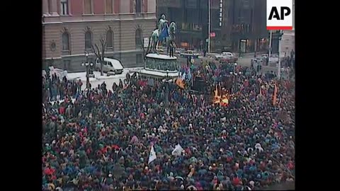 ANTI GOVERNMENT DEMONSTRATORS DEFY POLICE BAN