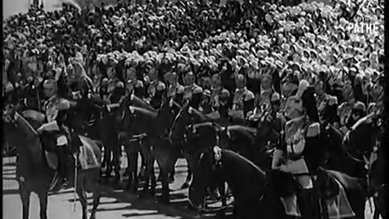 King-Of-Italy-In-Libya-Lner-1938