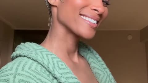 (9+) Take it back one time…cuz I didn’t wake up like this 😂🥰
