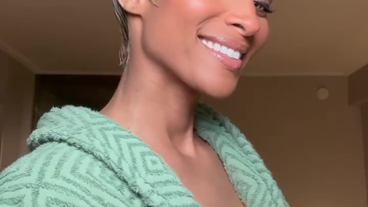 (9+) Take it back one time…cuz I didn’t wake up like this 😂🥰