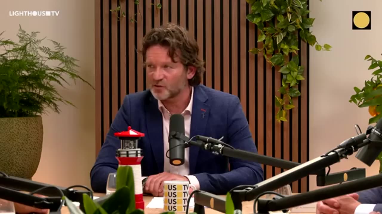 Lighthouse TV - Facebook en Instagram bespioneren Android-gebruikers via achterdeur