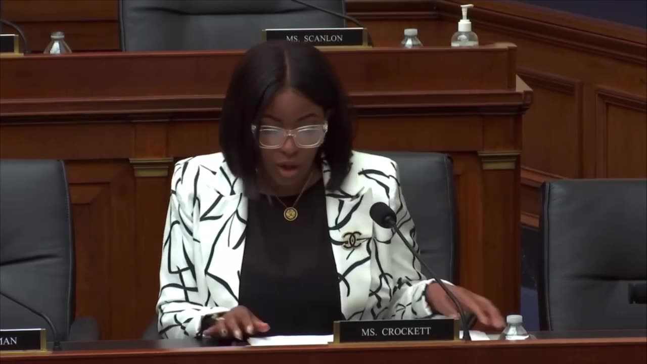 'We don't swear to an orange king': Jasmine Crockett rips Trump's 'threat' over Epstein