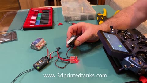 How to convert a 180° servo to infinite rotation.