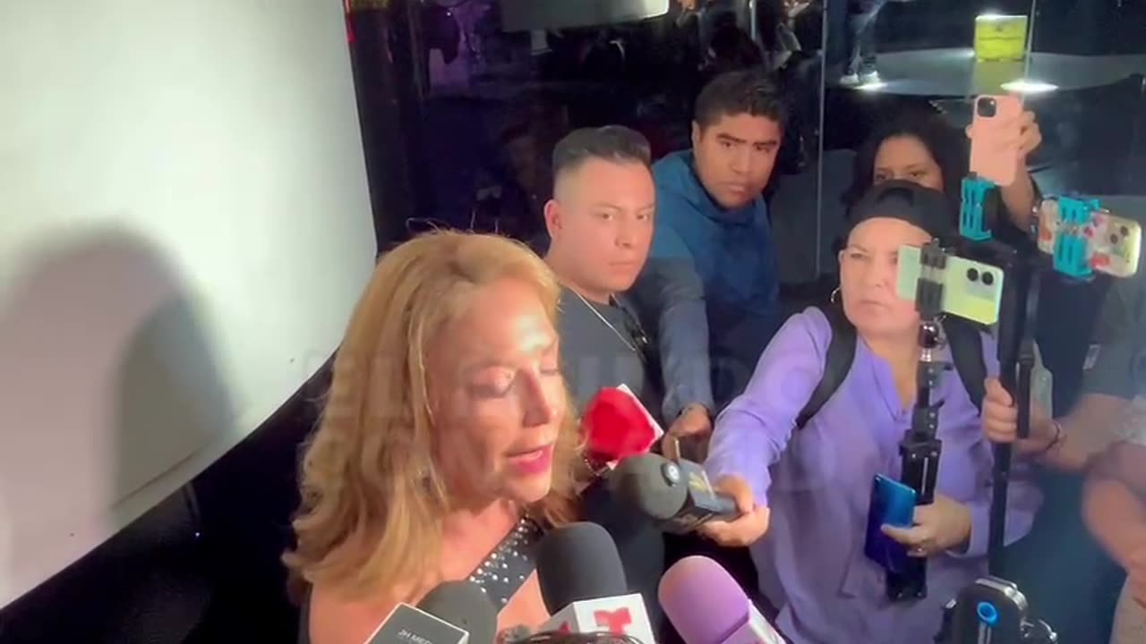 "Exclusiva con Laura Flores: 'Mi Vida Entre Escenarios y Hijos' y la Importancia de Pedir Ayuda"