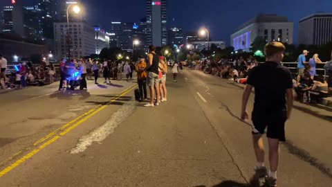 NASHVILLE TN LIVE BROADWAY STREET / PEOPLE WATCHING / BANDS WATCHING / BARS