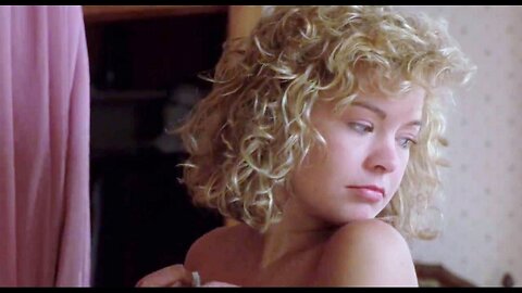 Rachel Carruthers Looking At Her Butt