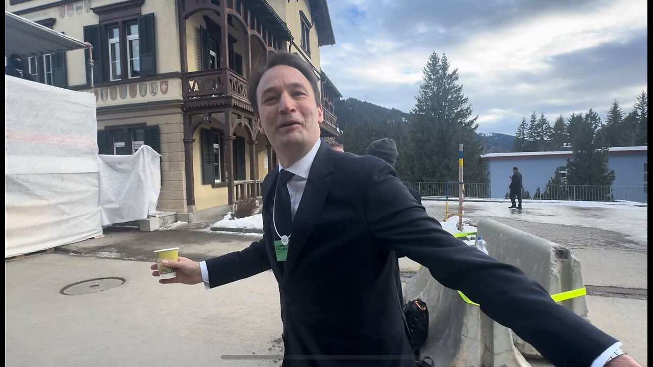 NAVO topper Geoffrey van Leeuwen (directeur privékantoor NAVO Rutte) bij WEF Davos 22 januari 2025