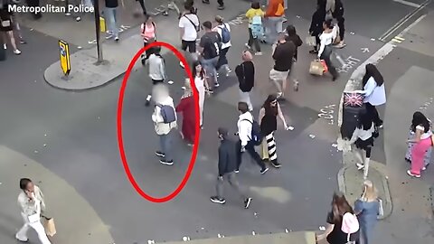 Undercover police floor London phone snatcher mid-theft