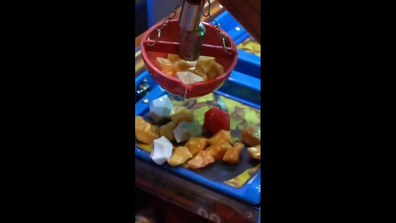 Water Claw Machine! 💦