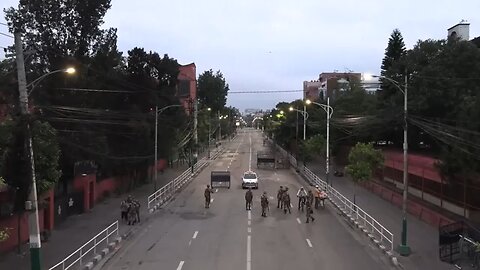 Nepali soldiers patrol streets of Kathmandu as army imposes curfew 