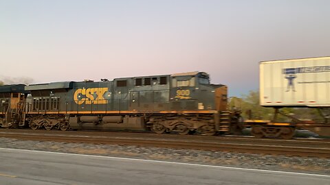 CSX Trains 3384 and 900 head East