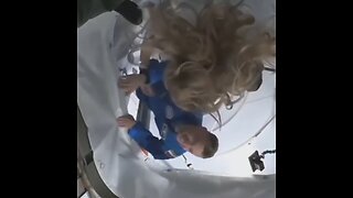 Cálida bienvenida al cosmonauta ruso de Crew 11 a bordo de la EEI