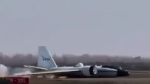 Un avión de la NASA aterriza de panza en EE.UU. tras un fallo