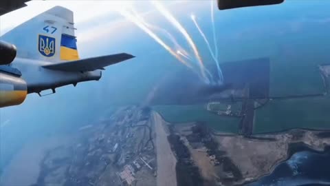 Incredible Footage of Ukrainian Su25 Dropping Bombs On Russian Positions