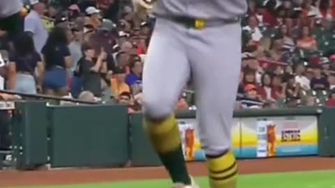 A's Kurtz first rookie with 4 HRs in record-shattering game