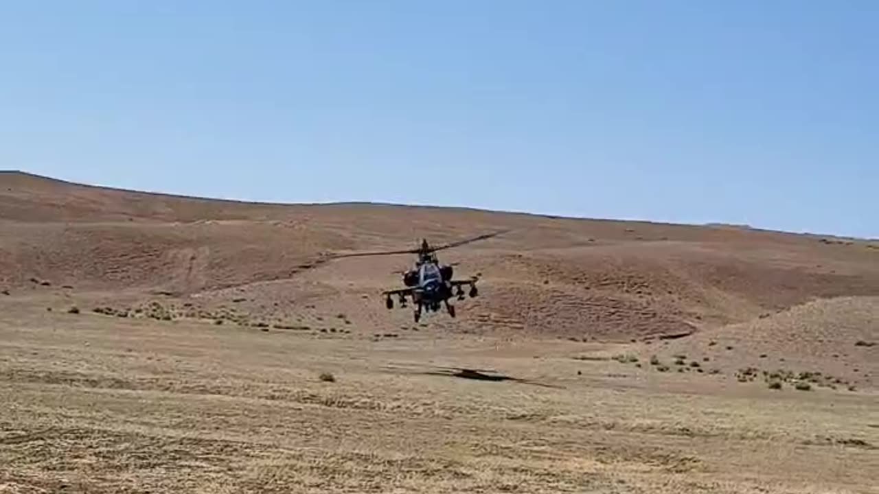 AH64 Apache Low Pass