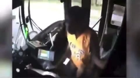 Bus has full speed accident when angry rider knocks out bus driver. Caught on Tape.