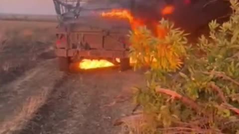 🚗💥 Ukraine Russia War | Wrecked Ukrainian Humvee in Combat Zone | RCF