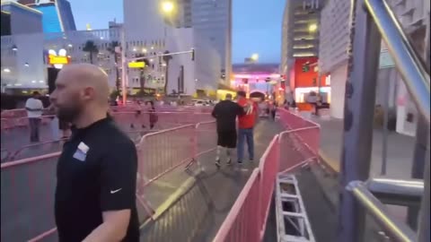 ‘No f**king Nazis!’: Punk-rockers rough up fan wearing SS shirt