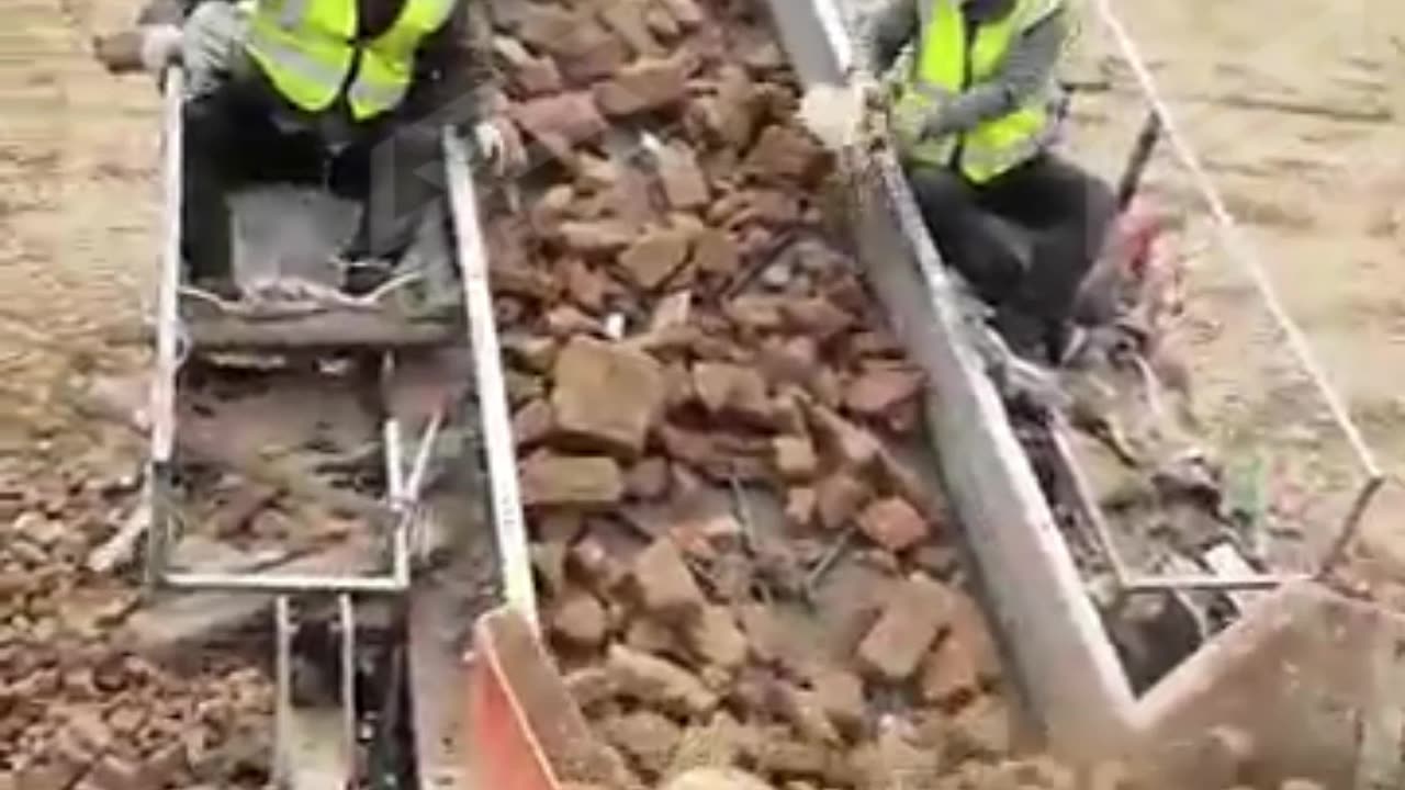 Bar Feeder in Action for Construction Waste!