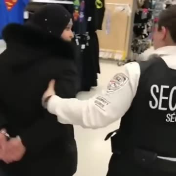 Muslim Woman Suspected of Shoplifting by Police