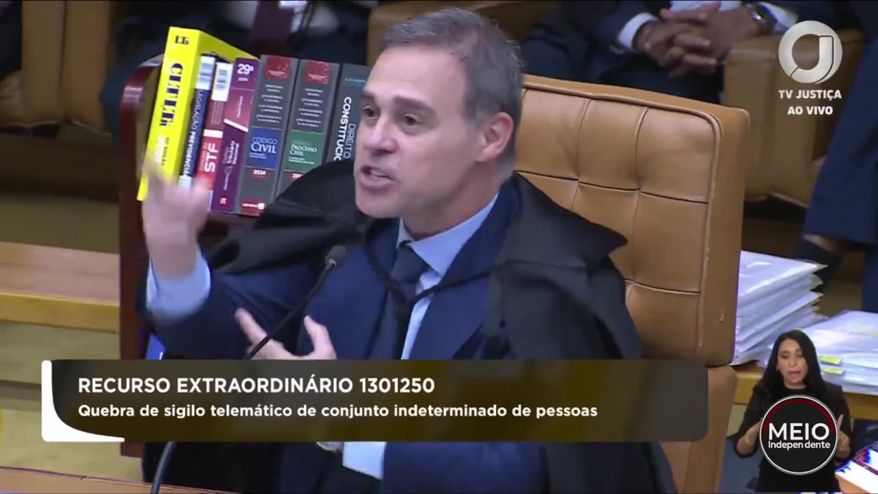 O STF foi palco do bate boca entre os Ministros Alexandre de Moraes com André Mendonça durante sessão no plenário.
