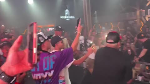 VIDEO: La Fruta en un Show en Vivo