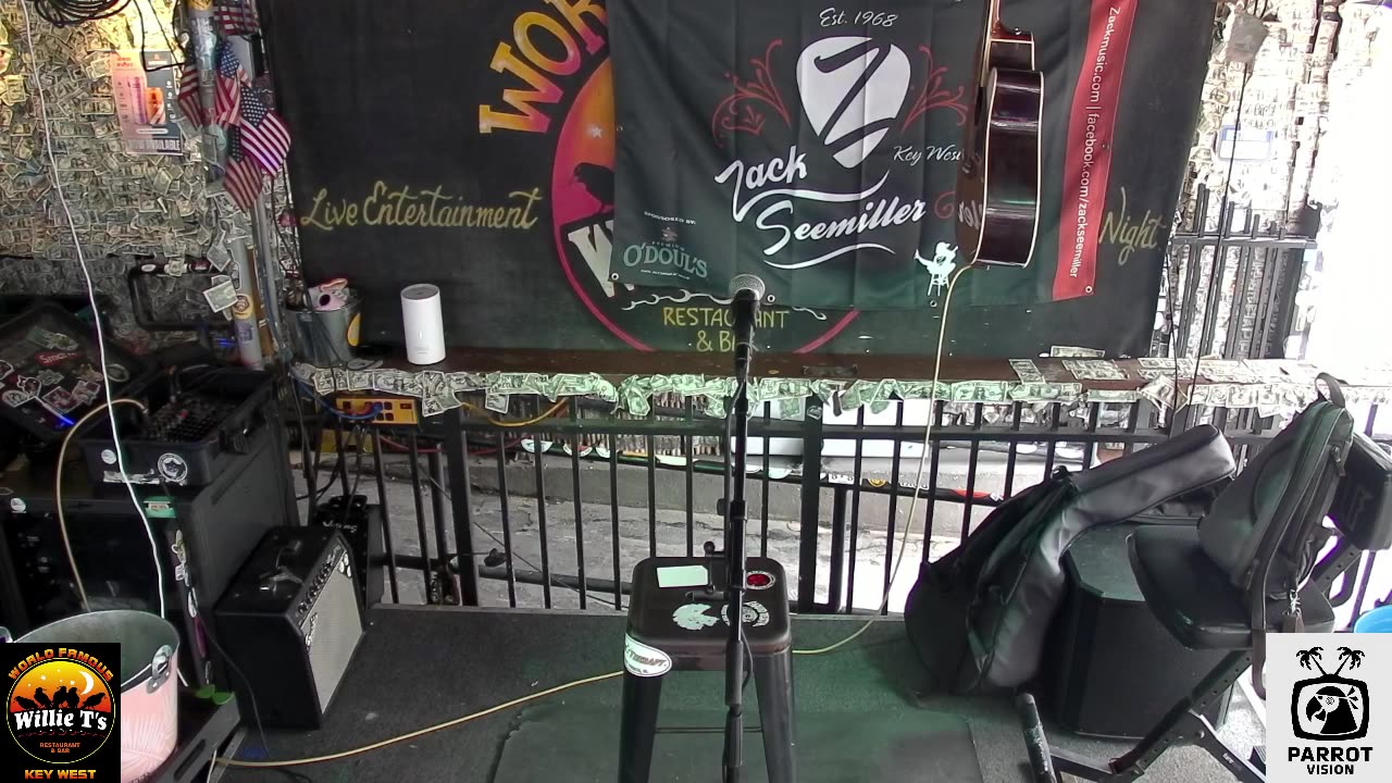 LIVE Music Everyday!