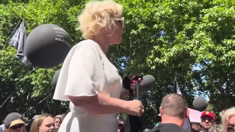Free your face - Speakers’ corner